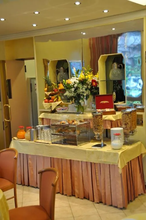 Hotel Lloyd Milan 4*,