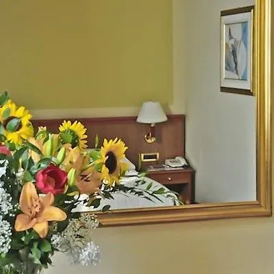 Hotel Lloyd ميلان 4*,  إيطاليا