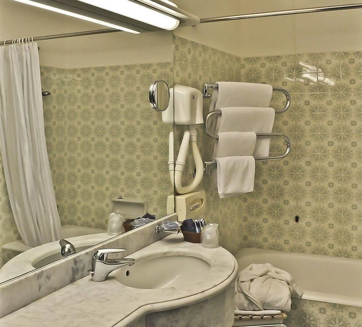 ****  Hotel Lloyd Milán Italia