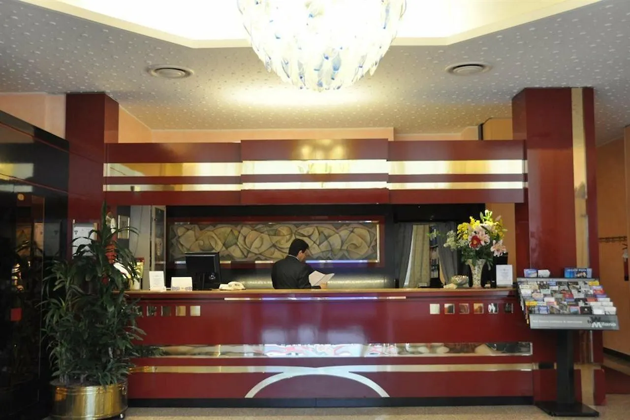 Hotel Lloyd Milán 4*,  Italia